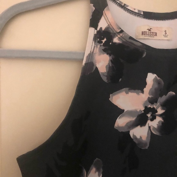 Hollister Sports Bra/Tank Top - Picture 2 of 3